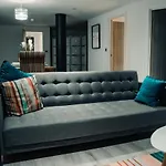 Bv Comfy Basement Apartment At Conditioning House